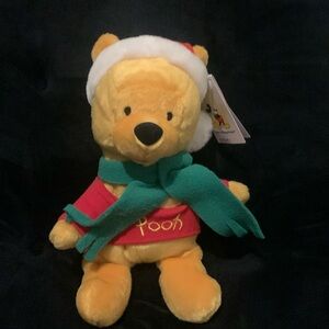 WALT DISNEY WORLD CHRISTMAS POOH 10”.